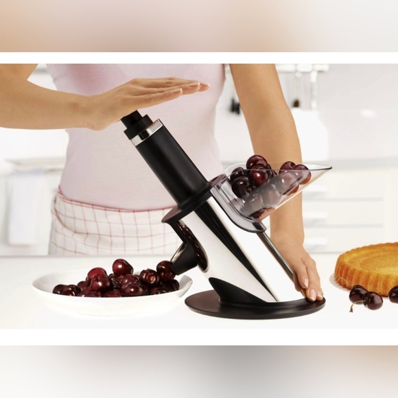Rösle Cherry Stoner Pitter Tool, also known as a Rösle Cherry Pitter. - Picture 1 of 9